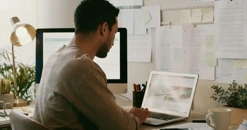 association professional setting up a microsite